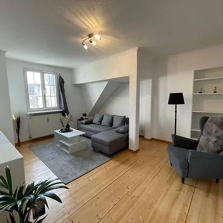Zentrale Dg-oase In Jugendstilvilla *